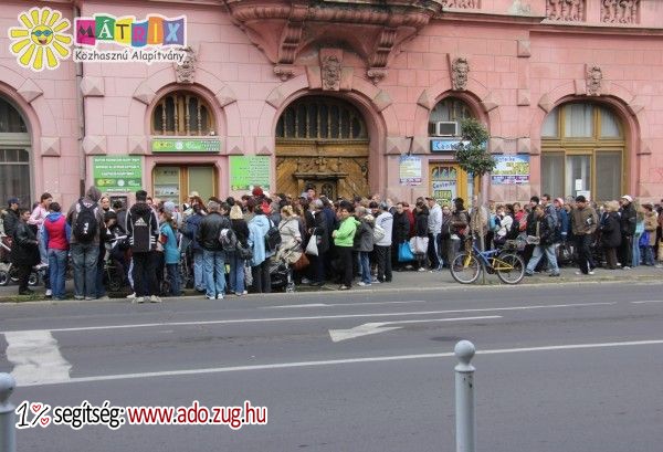 Az adógyszázalék felajánlások révén rendszeresen osztunk tartós élelmiszert a rászorulóknak